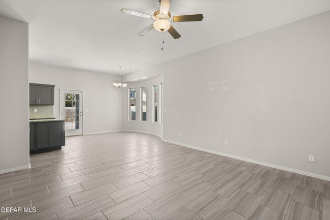 Building Photo - 629 Cedarwood Ave