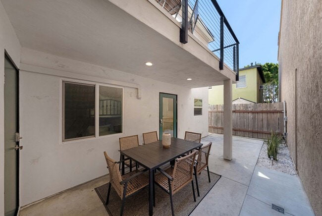 Building Photo - 4062 Goldfinch St