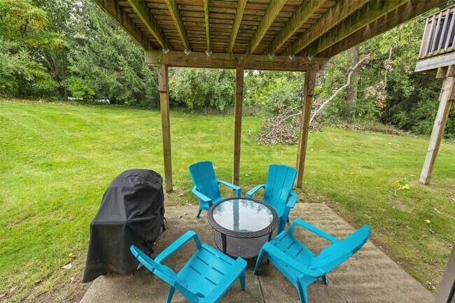 Building Photo - 6542 Bella Vista Dr NE