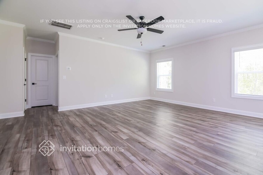 Building Photo - 501 Azalea Gaze Dr