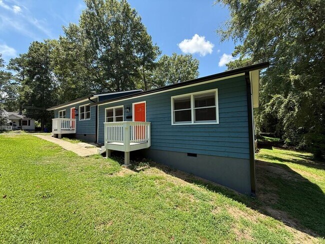 Building Photo - 102 Johnson St