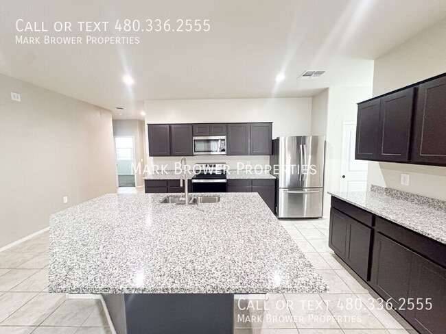 Building Photo - 5223 E Diatomite Dr
