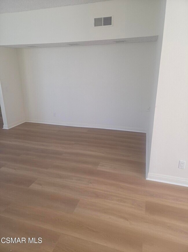 Building Photo - 13901 Olive View Ln