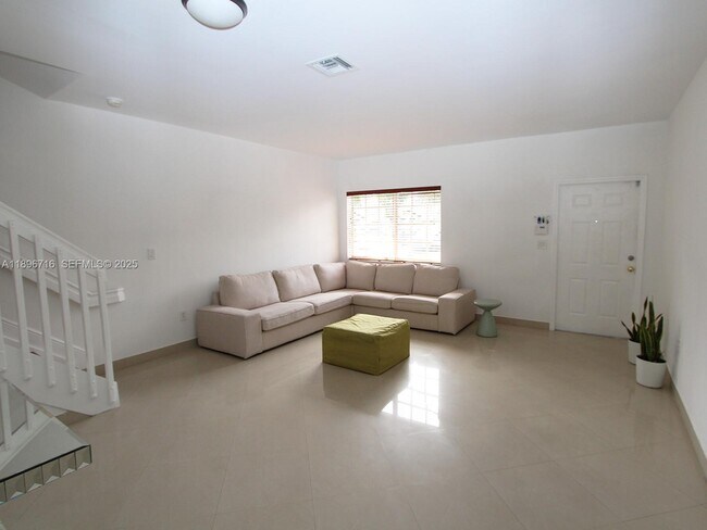 Building Photo - 5755 NW 115th Ct