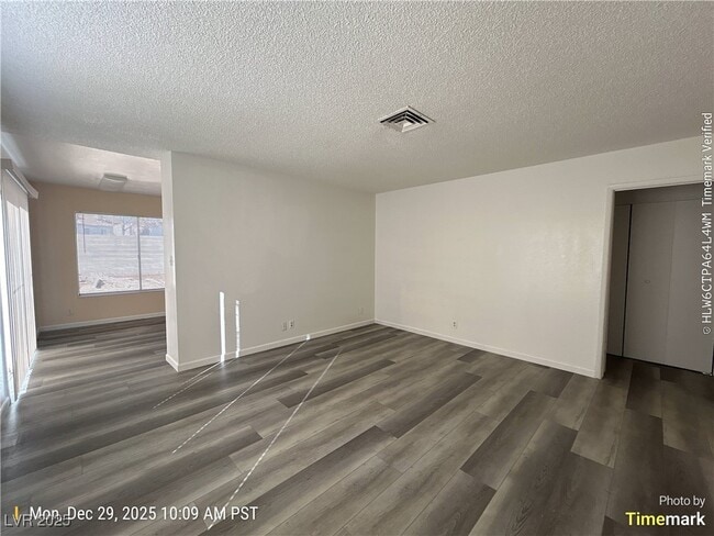 Building Photo - 4467 Pinegrove St