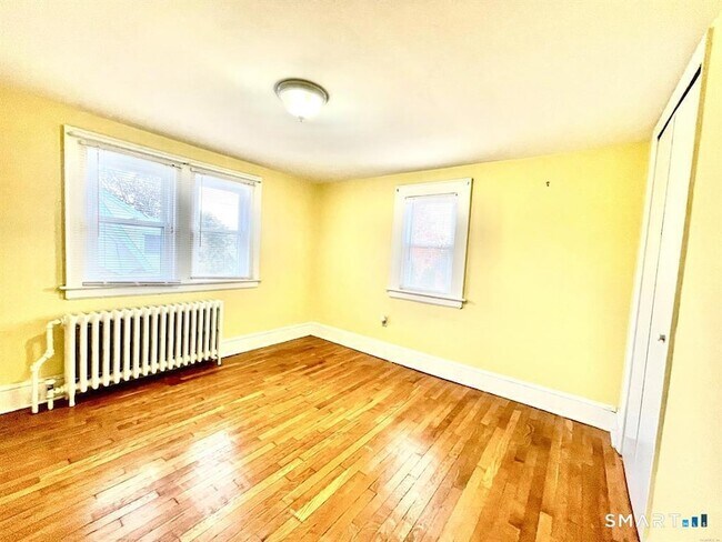 Building Photo - 55 Bronx Ave