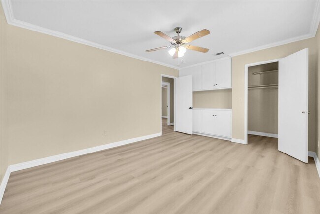 Building Photo - 175 Masters Ave