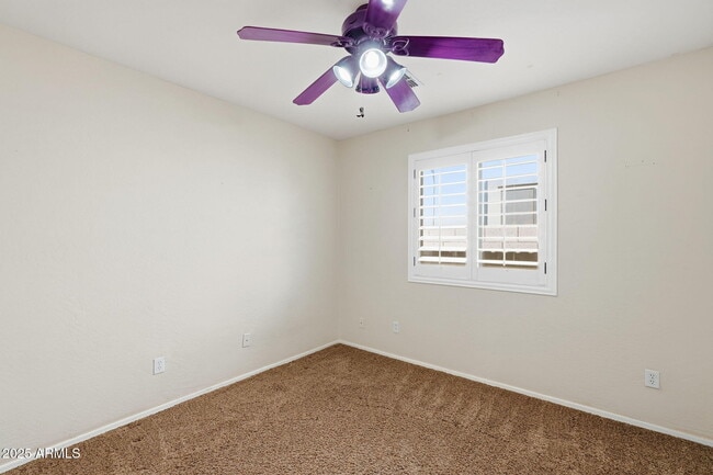 Building Photo - 21663 E Via Del Rancho Rd