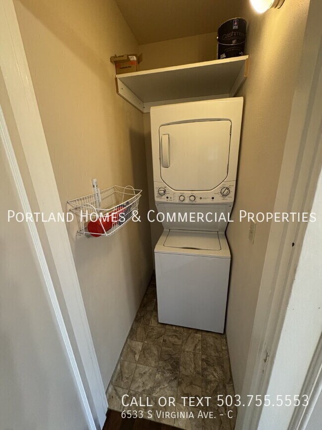 Building Photo - 6533 S Virginia Ave