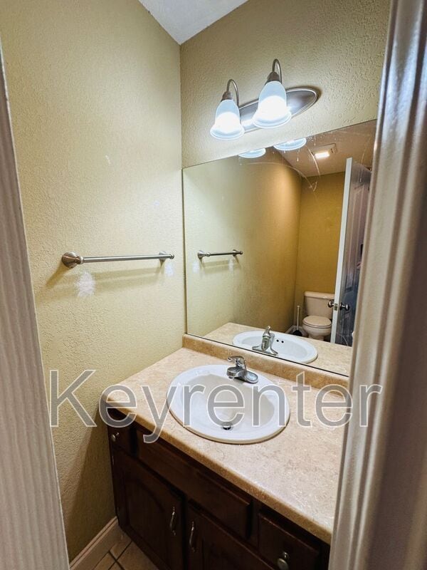 Building Photo - 2420 Hallerins Ct