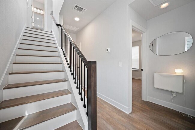 Building Photo - 13503 Ringold Cv