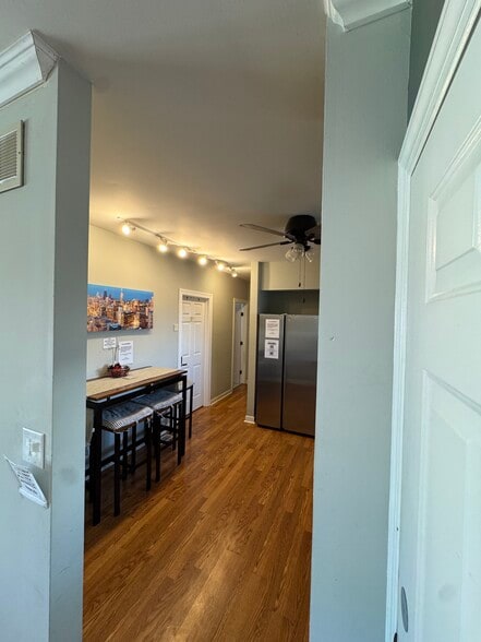 Building Photo - 8129 Ogden Ave