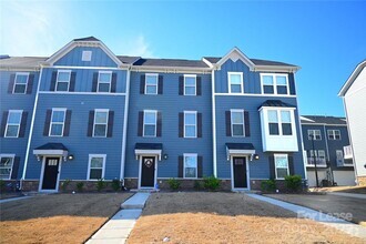 Building Photo - 1241 Ashbury St