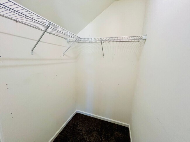 Building Photo - 4818 Summerside Dr