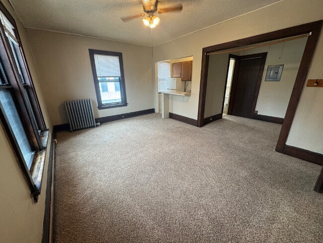 Building Photo - "Charming 410 Sq Ft Studio in the Heart of Minneapolis – Ideal Urban Living!"