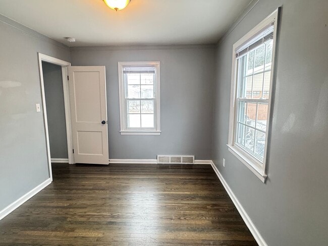 Building Photo - Updated Berkley Bungalow!