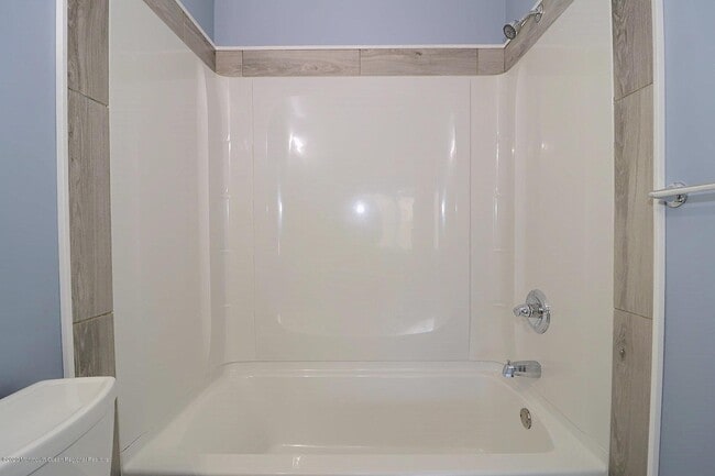 Building Photo - 207 E Winged Foot Ct