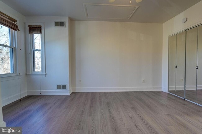 Building Photo - 1209 I St SE