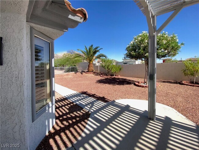 Building Photo - 10420 Villa Ridge Dr