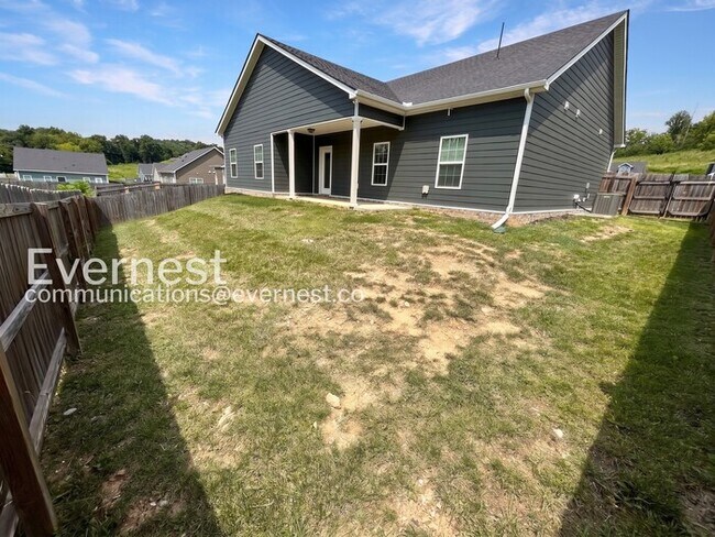 Building Photo - Limited Time Special Offer / 3 Bed/2 Bath Home with Garage / Pet-Friendly / Vouchers Accepted / A...
