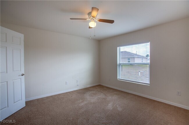 Building Photo - 2927 NW 4th Pl