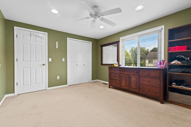 Building Photo - 6710 Westpointe Dr