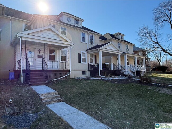 Building Photo - 1177 Arcadia St