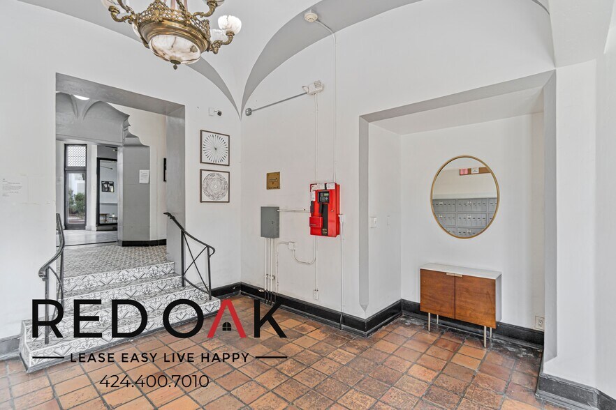 Building Photo - 2505 W 6th St