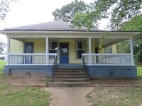 Building Photo - Cozy 2 Bedroom 1 Bath in Winona