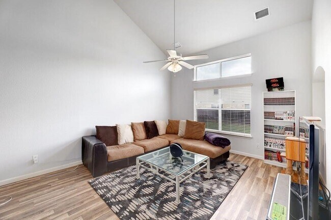 Building Photo - 505 Woodsorrel Way