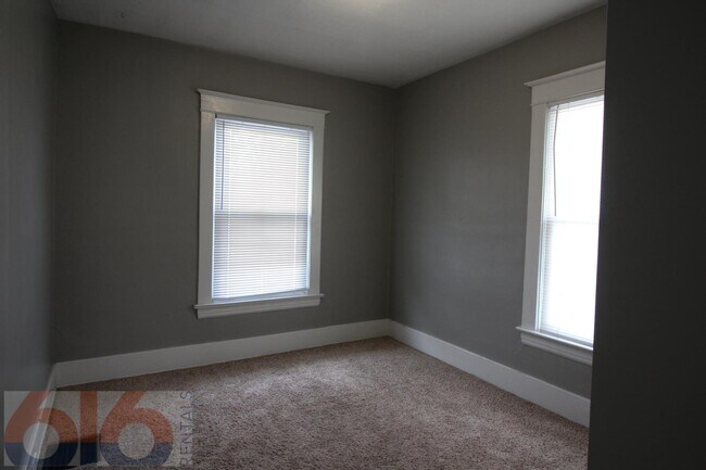 Building Photo - 1124 Watson St SW