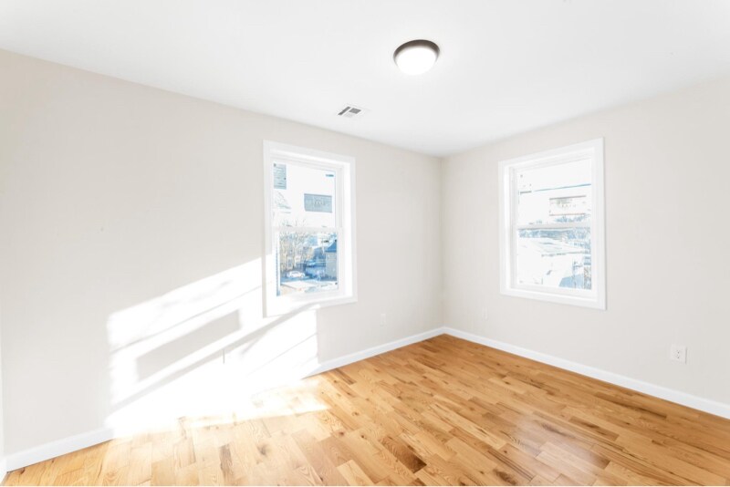 Building Photo - 12 Andy St