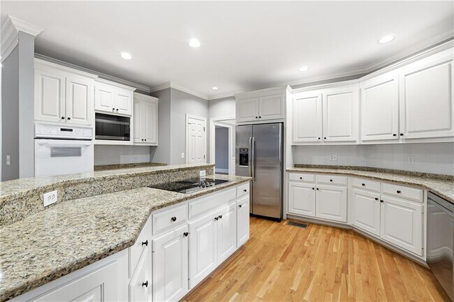 Building Photo - 5020 Greatwood Ln