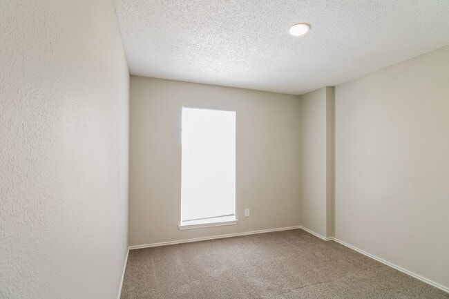 Building Photo - 1806 Courtside Pl Dr