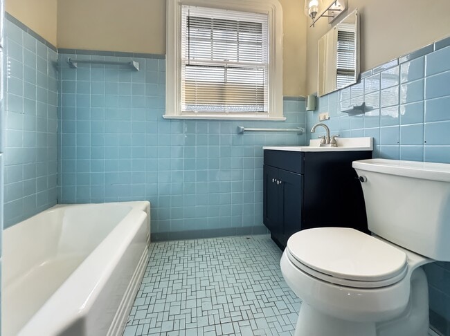 Building Photo - 416 Pailet Ave