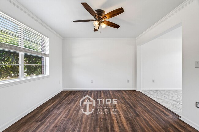 Building Photo - Comfortable Living Near Greenway Access