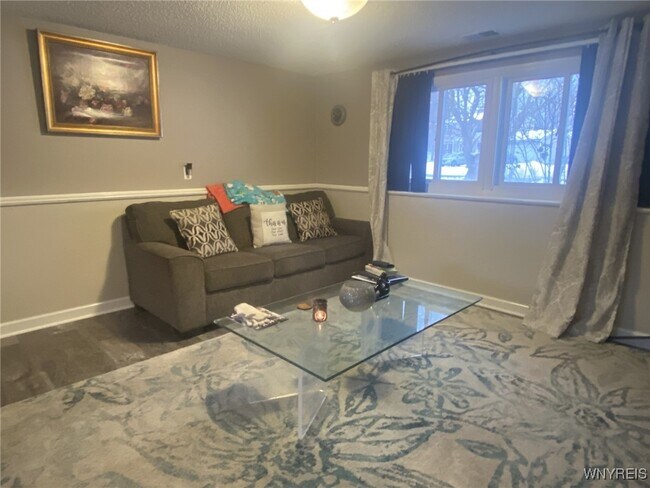 Building Photo - 36 Altair Dr