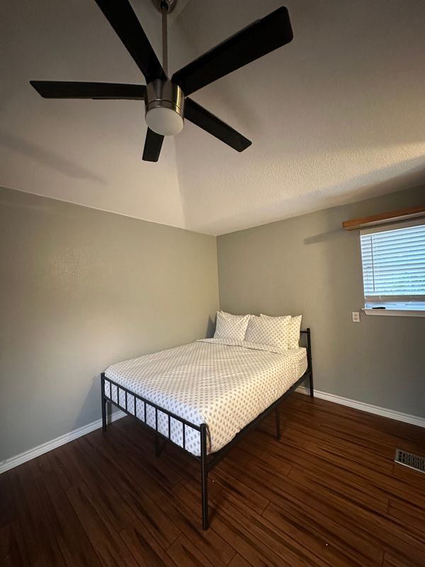 Building Photo - 1802 N Prairie Ave