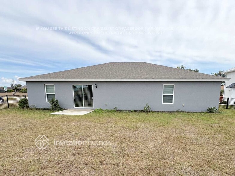 Building Photo - 25368 Puerta Dr