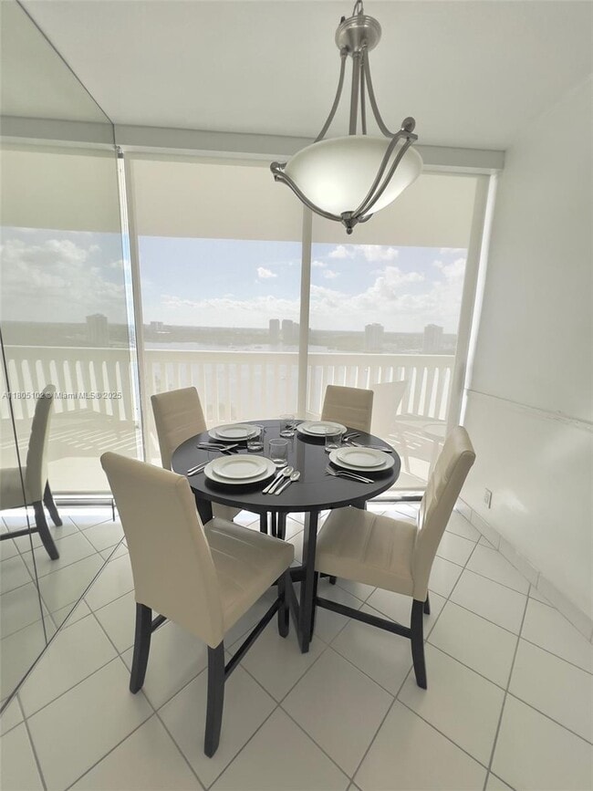 Building Photo - 1000 W Island Blvd