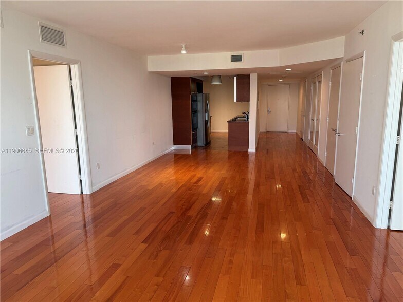 Building Photo - 1850 S Ocean Dr