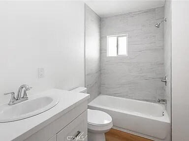 Building Photo - 6 W 23rd St