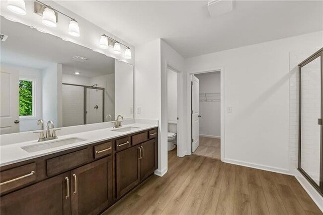 Building Photo - 204 Silverleaf Trl