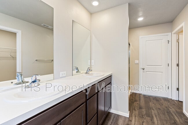 Building Photo - 7945 Ranchland Ln