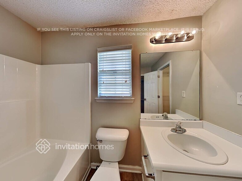 Building Photo - 445 Buffington Dr