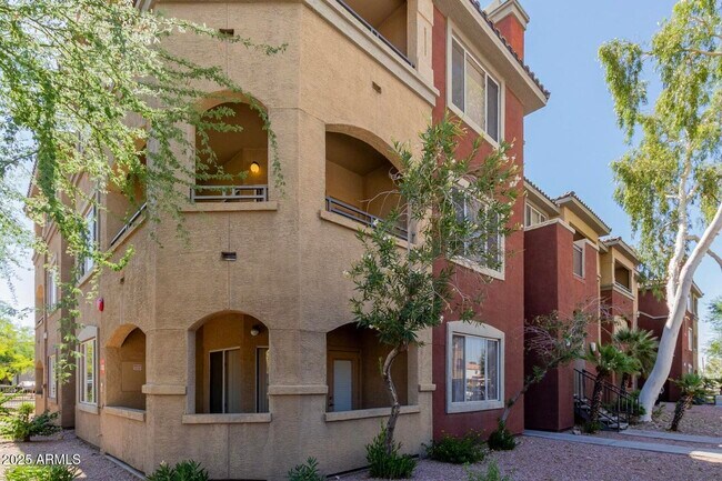 Building Photo - 5401 E Van Buren St
