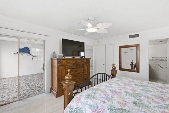 Building Photo - 1050 Sugar Sands Blvd