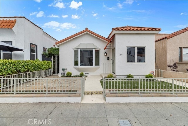 Building Photo - 211 La Verne Ave
