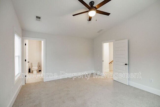 Building Photo - 125 Harper St