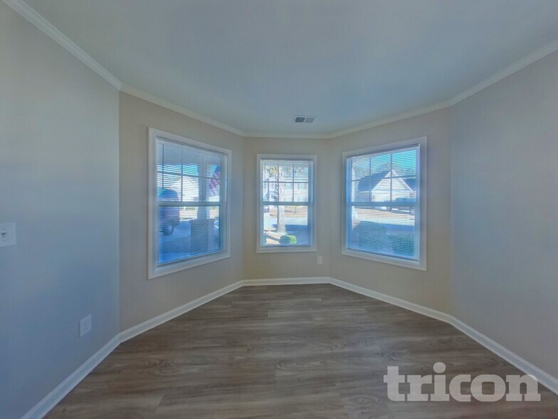 Building Photo - 309 Finch Ln